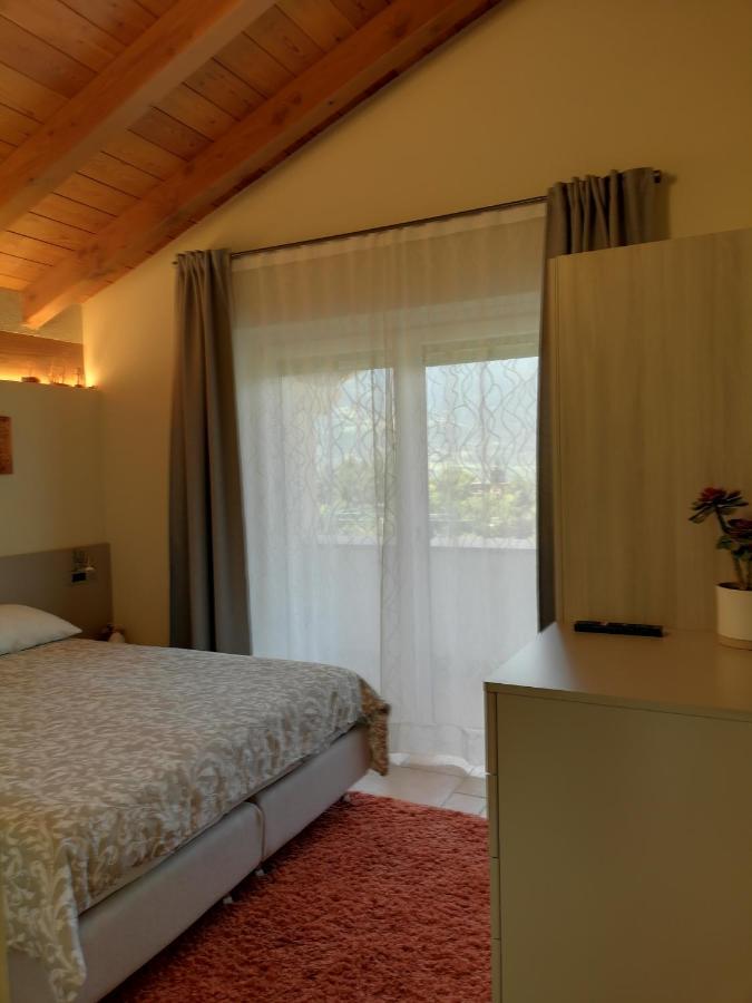 A&G Apartment Aosta - Elegante Casa 100 Mq Su Due Piani Con Wi-Fi-Giardino-Parcheggio Exterior photo